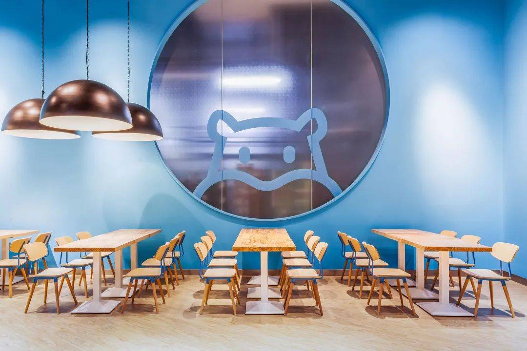 肯德基阿里巴巴盒马机器人餐厅，打造未来概念的餐饮空间设计