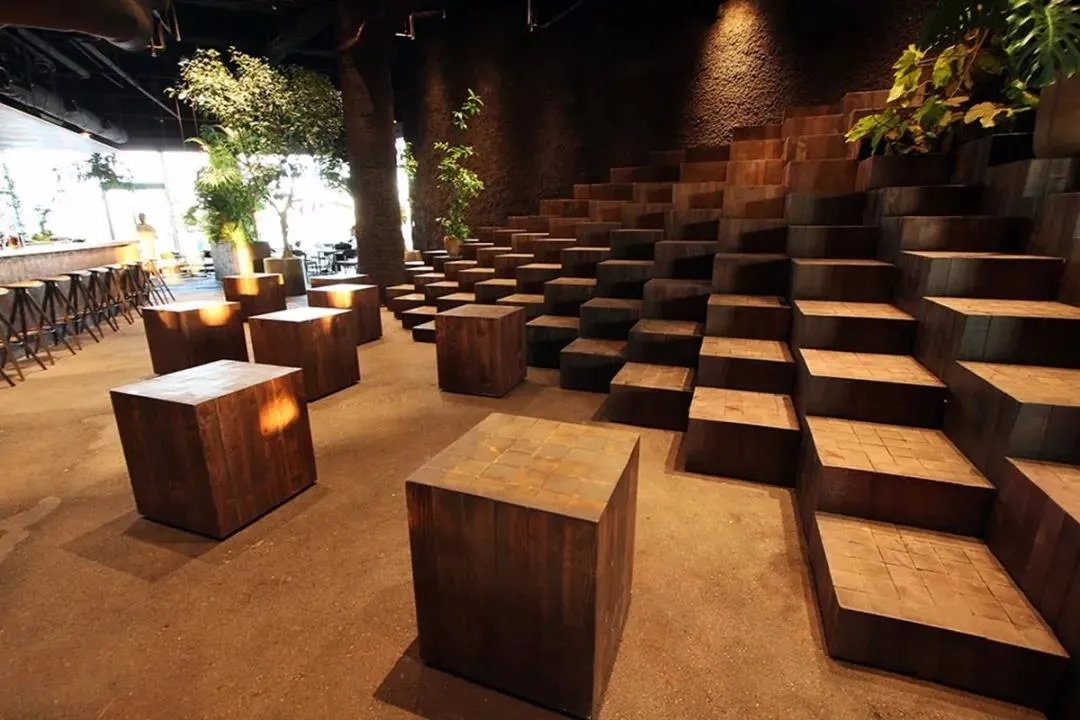 肯德基这个日本餐饮空间设计，带你来到热带丛林
